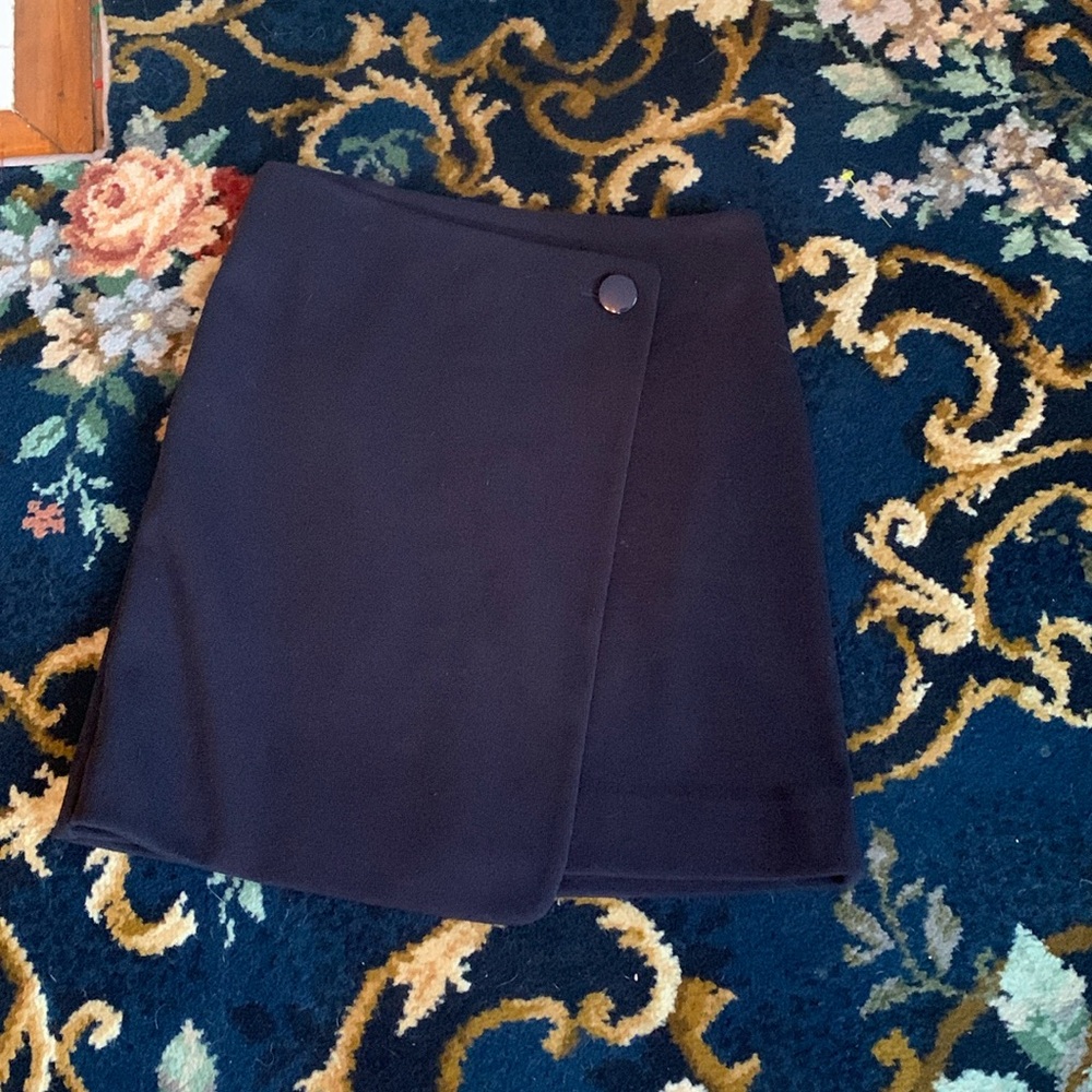 Loft one button faux wrap skirt. Worn 2-3x